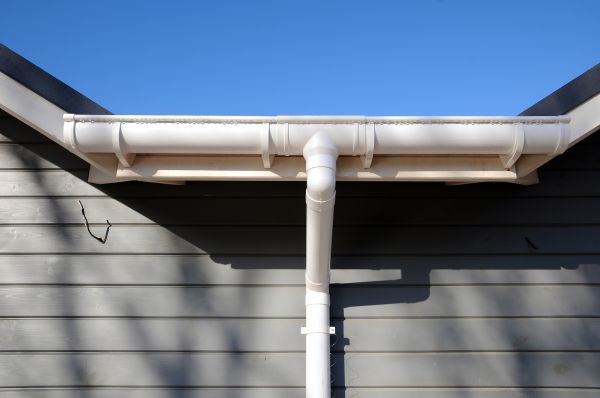 Roof Gutter Drains Cleaning